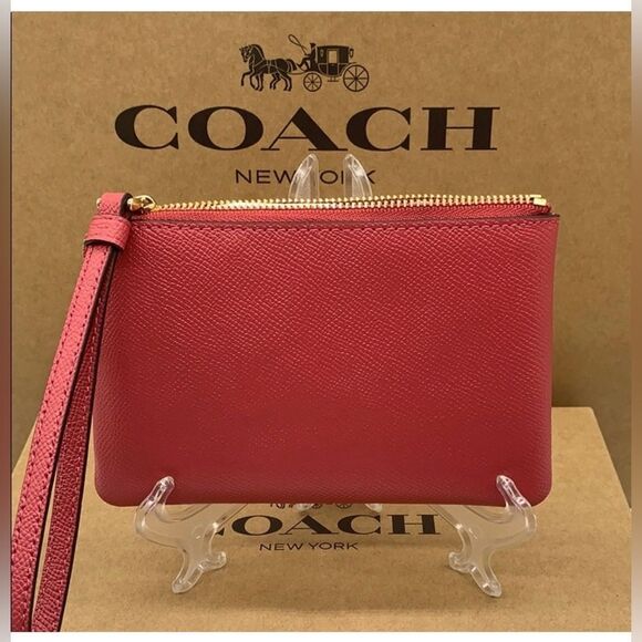 COACH Berry Coral Corner Zip Wristlet NWT Leather Clutch with Strap - Picture 4 of 17